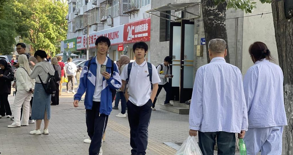 Tren Baru di China: Anak Muda Memilih Pensiun Dini dan Tinggal di Panti Jompo demi Kesehatan Mental
